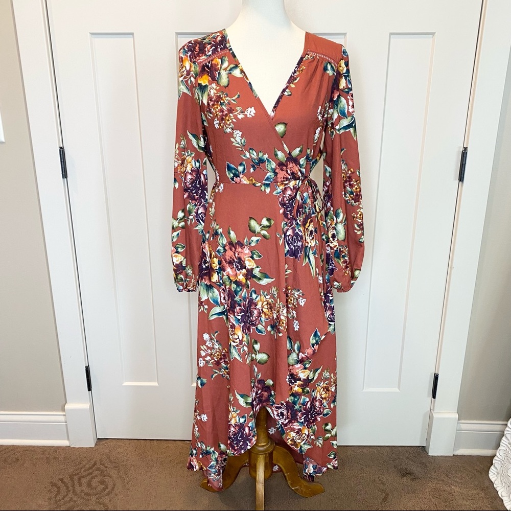 Flattering Floral faux wrap dress Rust size small midi